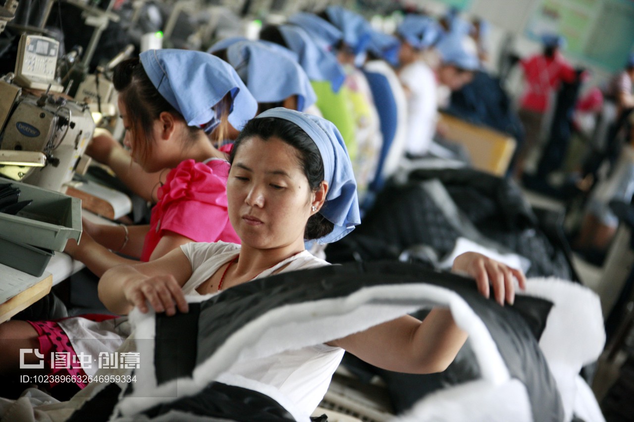 巧手织就出海路——淮北秋艳服装厂女工赶制欧美订单侧记