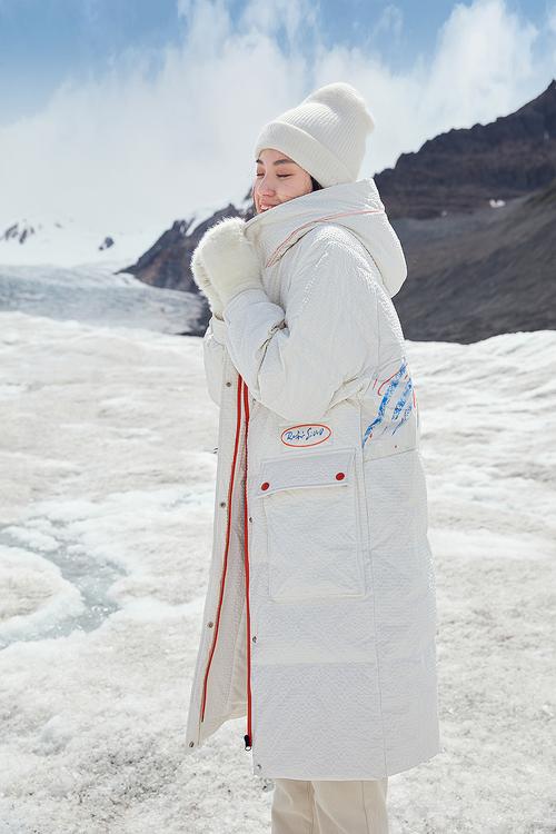香影《梦回雪国》 一场服饰摄影中的美学朝圣